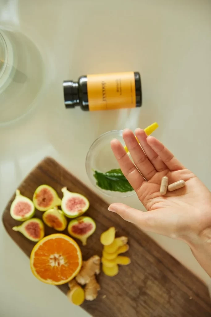 Consulta de medicina integrativa no Centro de Estética Leontina Santos com abordagem holística à saúde